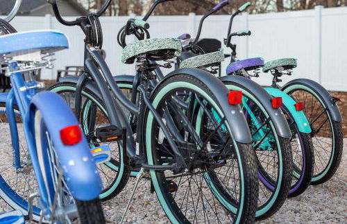 Cozy Retreat | Walk to Unc | Free Cruiser Bikes - Foto 42