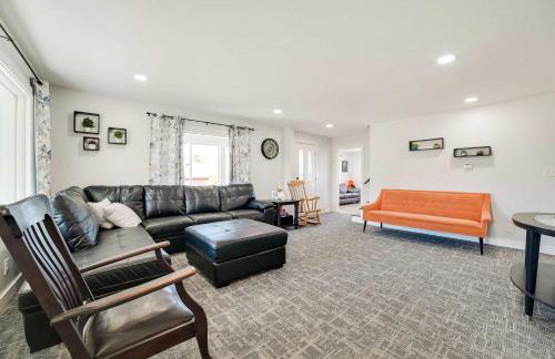 Dom Rodzinny Lakeview Getaway - Walk to Lake Huron - Photo 5