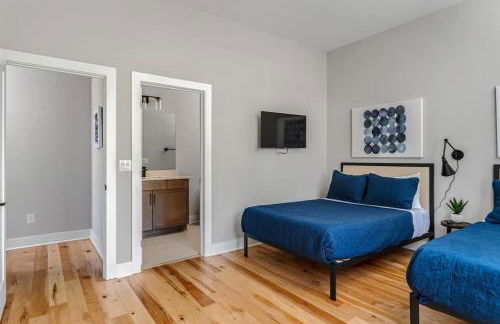 Side-by-Side Homes with Hot Tubs - Sleeps Over 20 Guests - Photo 42