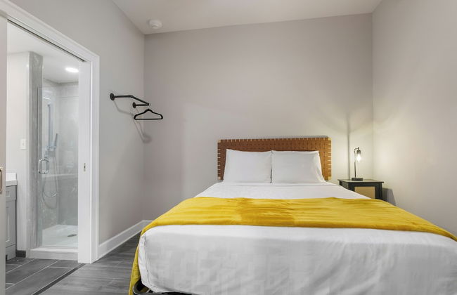 Bywater Suite Hotel - Photo 37