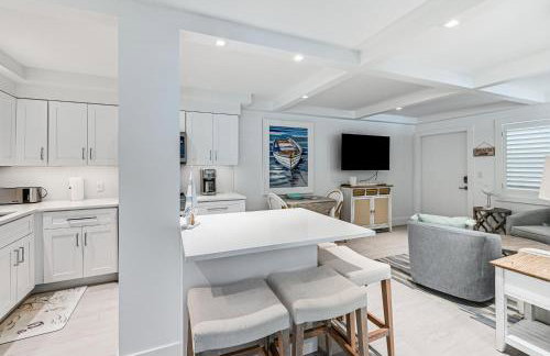 Coastal Downtown Naples Condo - Walk to the Beach! - Foto 9