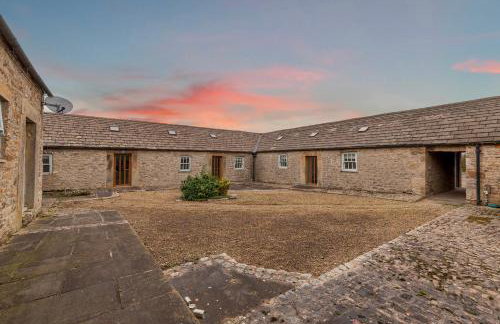 Luxury Barn - Hot Tub, Views, Stunning Location! - Pass the Keys - Photo 22