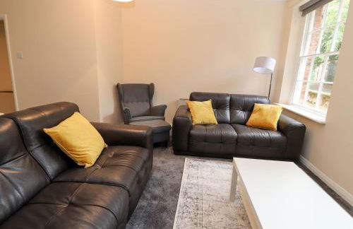 Memorial Building - Photo 32