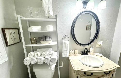 Soothing Greens Color Peaceful 3 BR 1BA Dwelling - Foto 16