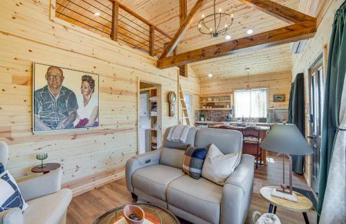 Pond and Grazing Cattle! Rural Getaway Near Van - Foto 9