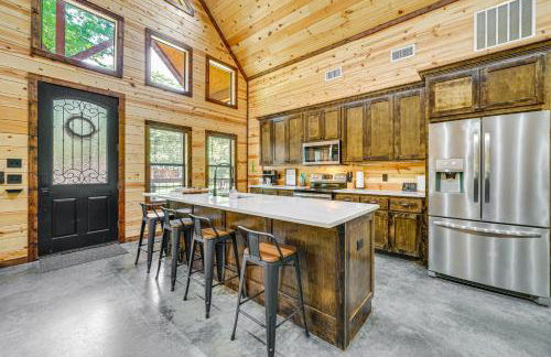 Private Hot Tub Luxe Cabin in Broken Bow! - Foto 3