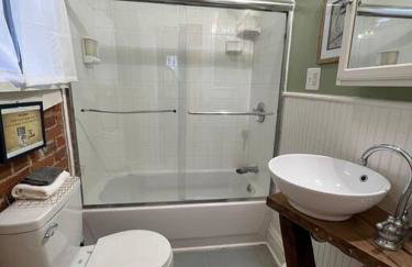 Madison Manor II by the River Hot Tub Downtown - Foto 20