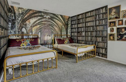 Secret Tunnel House 6 Bedroom Home by RedAwning - Foto 46