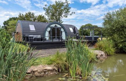 Nestledstays- The Lake House - Foto 25