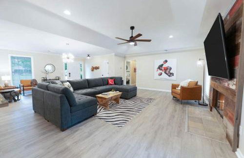 15 Min to UA Private Heated Pool Huge Yard Luxe Master - Foto 9