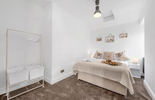 Relax at Little Hawkcliffe - Photo 10