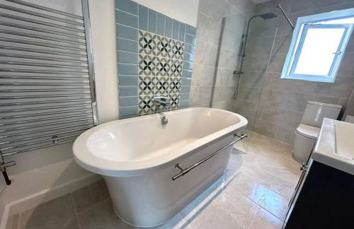 2 - Badger Sett - Modern home with hot tub in Norfolk - Photo 8