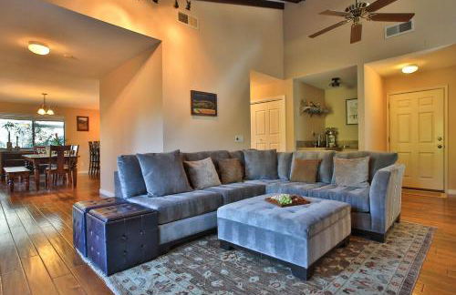 Lily Pad - Hot Tub! Private Dock! BBQ! Game Room! Walk to Town!! Fast WiFi!! Dog Friendly! - Foto 7