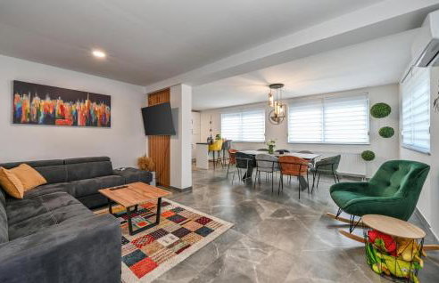 2 Bedroom Beautiful Home In Lepoglava - Foto 4