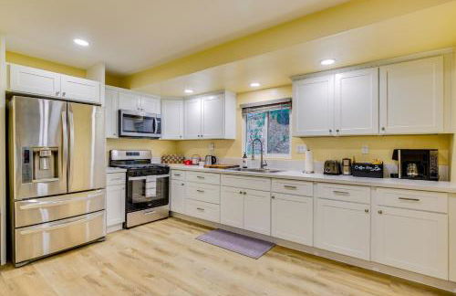 4 Mi to Lake Arrowhead Cabin with Grill and Deck! - Foto 11