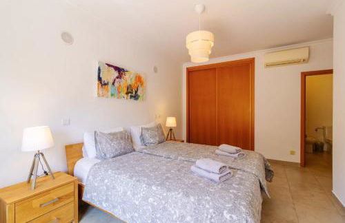 George's Quinta das Palmeiras, a 2 bedroom apartment in luxury complex, walking distance to town - Foto 33