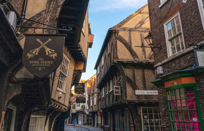 Travel Curious: Lugares emblemáticos y joyas ocultas de York: tour privado a pie - Foto 7