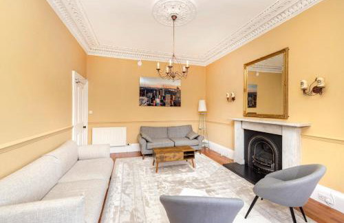 JOIVY 5 Bedroom Apt Near Meadows & George Square - Foto 24
