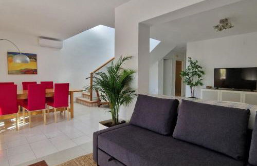 Seafront House,Sea Views,Pool and BBQ, Airport 10 mns - Photo 45