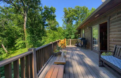 Luxe Cabin with Hot Tub on 5 Acres in Pearcy! - Foto 27