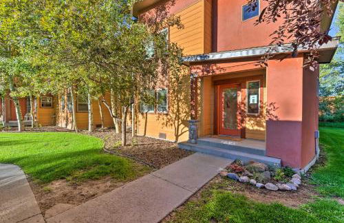 Near Skiing and Hiking Inviting Retreat in Victor! - Photo 2