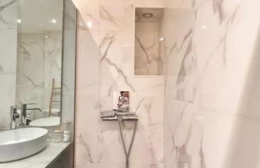 Near Port & City - Private Parking & Breakfast - Full apartment - Photo 11