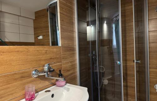 Drewniany zakątek - domek z sauną i balią - Foto 38