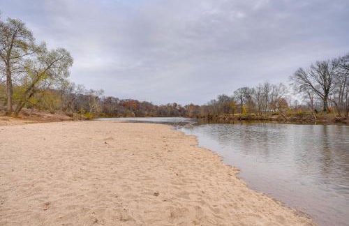 Walk to Beach Historical Fredericksburg Home - Foto 23