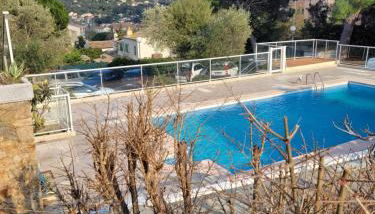 Le Mas Synaé- Joli studio classé 3étoiles avec terrasse et piscine - Foto 5