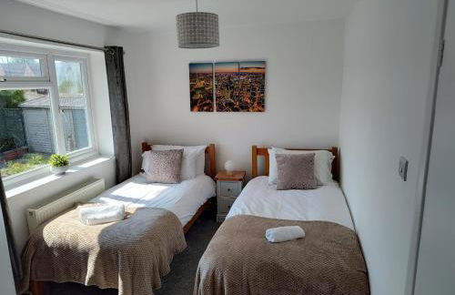 Jarvis Drive 3 Bed contractor house In melton Mowbray with parking - Photo 1