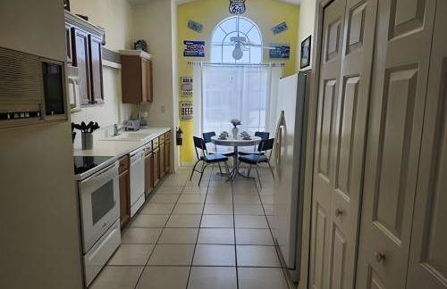 Lake View Pool Home near Disney and Shoppings - Foto 21