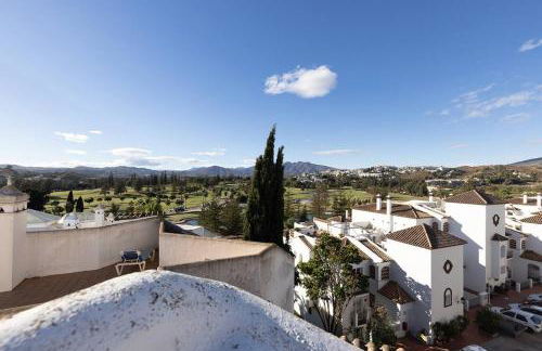 Stylish Penthouse Duplex at Matchroom Country Club - Photo 34