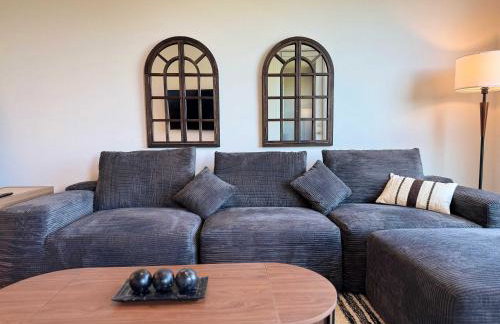 Stunning Haven with Pool Gym Parking Close to Disneyland - Foto 45