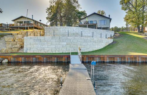 Dock and Views Waterfront Home in Wabasha! - Foto 30