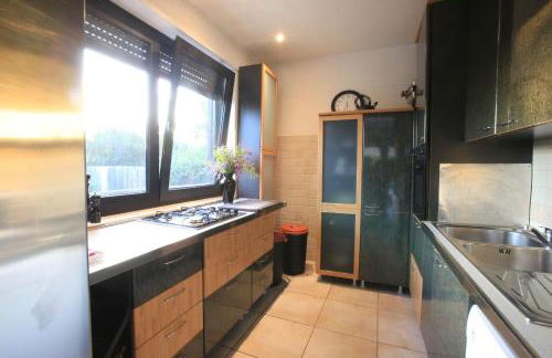 Villa con parco e piscina - Foto 25