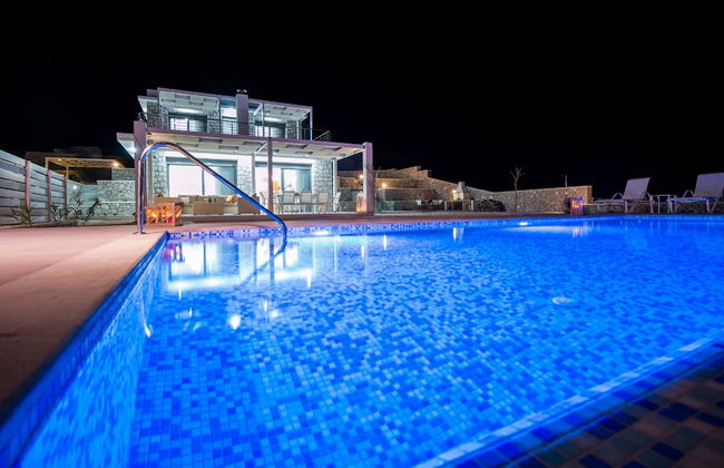 Francis & Gregorys Luxury Villas - Photo 21