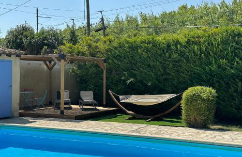 CHARMANT LOGEMENT AVEC PISCINE EN PROVENCE au premier étage d une villa - Foto 3