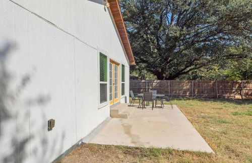 Spacious 4 Bedroom Family Retreat in the Heart of McKinney, TX - Foto 42