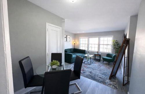 Cozy 1BR Retreat with Free Parking Near Downtown Birmingham and UAB - Photo 7