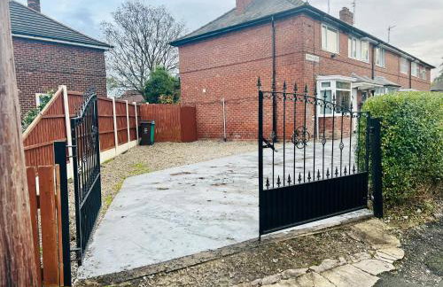 Beautiful and Homely 3 Bed House With FREE Parking So Close To Man City and City Centre - Foto 38