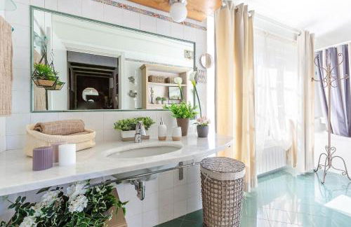 Villa Ester, a Stylish Farmhouse on the Hills - Foto 109