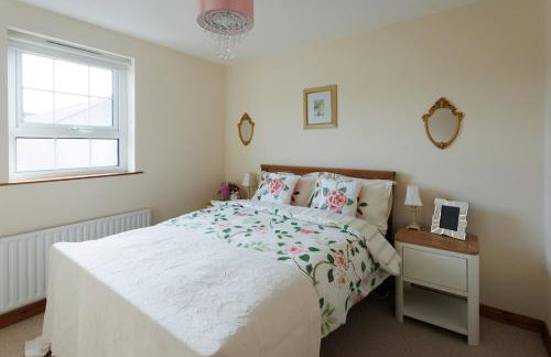 Saintfield Centre - Sleeps 8 - Garage & patio - Foto 14