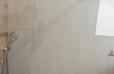 Siegen - Geisweid Work and stay Neu Modernisiert 2 Schlafzimmer Badezimmer Balkon - Foto 47