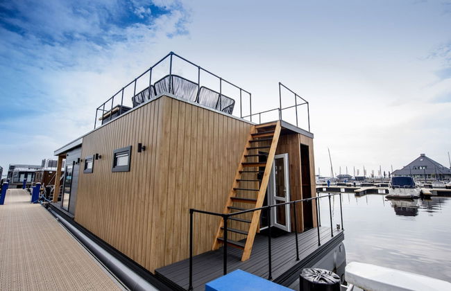 Modern Houseboat With View of the Lake - Foto 24