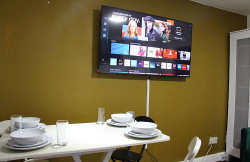 2-Bedroom Garden Apartment near West Norwood Station - Foto 12