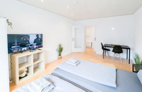 ALFA Apartment Esslingen City Altstadt nahe Stuttgart Messe I 3 Zimmer 5 Betten I Bad I Küche l WIFI & SmartTV I 3BR 5 Beds I Bathroom I Kitchen - Foto 2