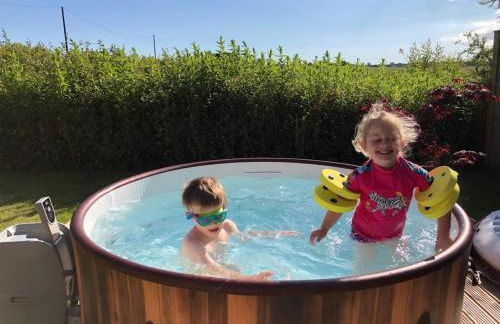 Beautiful Barn Conversion, 3 Bed, hot tub, sauna, gym, enclosed garden - Photo 11