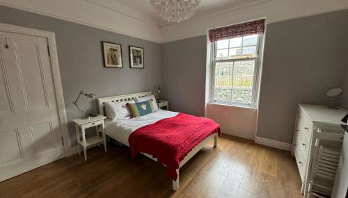 Peebles Cottage Apartment with River View and Bike Store - Foto 5, towels, wardrobe