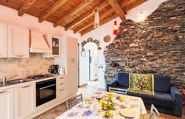 2 bedroom House in Prelà with garden - Photo 1