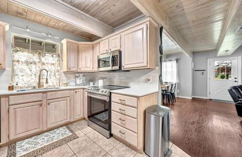 The Oak Cottage- Charming Downtown Family Retreat in the Heart of Siloam Springs - Foto 4